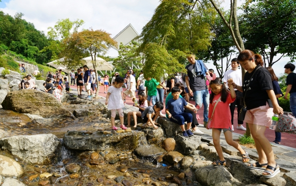 8월 4·5일(토·일)에는 빛의 광장에서 ‘광명동굴 쿨 써머 페스타’ 축제가 열린다.
